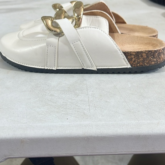 She in, size 8, white and gold - Picture 3 of 3